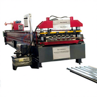 Machine de formage à froid entièrement automatique et personnalisée à grande vitesse pour la fabrication de profilés de tôles de toiture en acier pour ponts métalliques