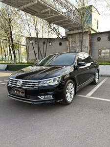 Volkswagen <span class=keywords><strong>Passat</strong></span> <span class=keywords><strong>2017</strong></span> con Guida a Sinistra, 1.8TSI 330TSI Edizione Premium, Trasmissione Automatica, Senza Incidenti - Product Image 2