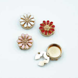 Boutons de manchette personnalisés en émail crème avec strass papillon, à clipser, ailes complètes et demi-ailes, fabrication OEM - Product Image 3
