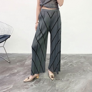 <span class=keywords><strong>Pantaloni</strong></span> <span class=keywords><strong>pantaloni</strong></span> <span class=keywords><strong>taglie</strong></span> forti da <span class=keywords><strong>donna</strong></span> pagliaccetti da <span class=keywords><strong>donna</strong></span> <span class=keywords><strong>pantaloni</strong></span> larghi a righe - Product Image 4