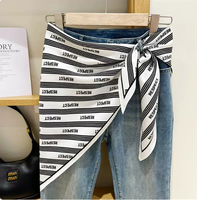 Op maat gemaakte logo zachte katoenen letter paisley geprinte zoomverlenger gelaagde heupbeschermer bandana bijpassende decoratie voor jeans