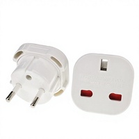 Adaptateur de voyage blanc UK vers adaptateur de prise de voyage européen