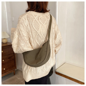 Sacs banane longs à bandoulière OEM d'usine, sacs banane pour femmes, sacs banane de créateur, sacs banane tendance pour filles - Product Image 2