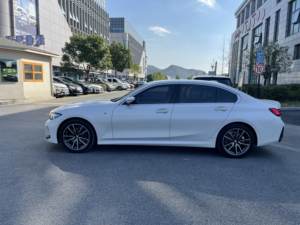 Le <span class=keywords><strong>prix</strong></span> à l'exportation de la <span class=keywords><strong>BMW</strong></span> <span class=keywords><strong>Série</strong></span> 3 325Li M Sport Package 2023 Voiture d'occasion est bas - Product Image 3