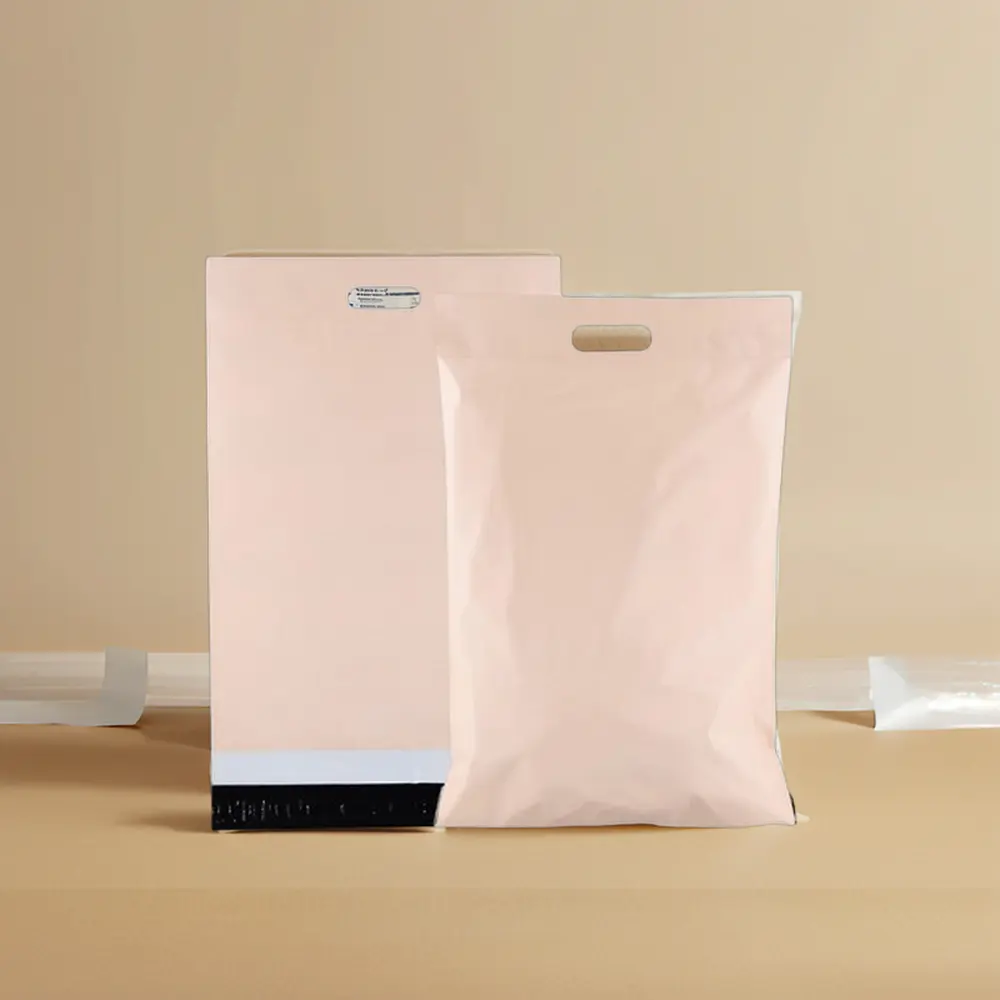 Sacchetti di PLA biodegradabili stampati personalizzati autoadesivi per imballaggio postale per vestiti biancheria intima e sacchetti di plastica compostabili di mais