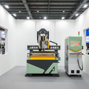 Machine CNC de <span class=keywords><strong>menuiserie</strong></span> à changement d'outil automatique à prix abordable, multifonctionnelle pour le perçage, la sculpture et la découpe de panneaux de bois - Product Image 1