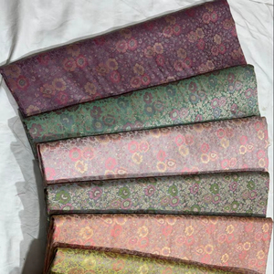 Tissu de soie brocart floral de luxe avec tissage jacquard, textile tissé multicolore riche pour vêtements et décoration - Product Image 1