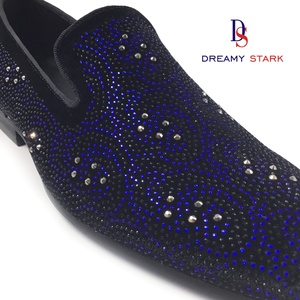 Chaussures pour hommes bleu foncé à motif diamant spécial ; Mocassins faits main en cuir véritable léger avec logo personnalisé, marque originale, pour le bureau et la carrière - Product Image 4