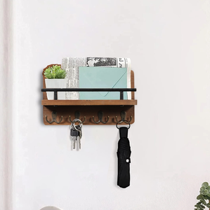 Estante colgante flotante rústico hecho a mano de granja, soporte para llaves de madera montado en la pared, gancho de pared con estante, organizador de correo, ganchos para abrigos - Product Image 1