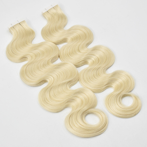 Bombshell 613 Platinum Body Wave Tape-In Hair |   <span class=keywords><strong>Cheveux</strong></span> blonds glacés pour une longueur et un volume ultimes - Product Image 2