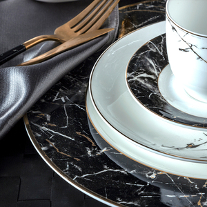 Offre Spéciale Porcelaine Coréenne <span class=keywords><strong>Vaisselle</strong></span> Blanc Et Noir <span class=keywords><strong>Vaisselle</strong></span> En Porcelaine de Marbre D'or De Luxe Ensemble de Dîner - Product Image 6