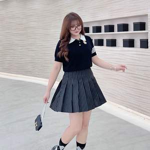 N8384 กระโปรงมิดิเอวสูงไซส์ใหญ่สำหรับผู้หญิง สีดำลายทาง ทรงเอ โพลีเอสเตอร์ไฟเบอร์ สไตล์ฮ่องกง หวานเท่ - Product Image 2