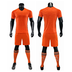 Fabrik benutzer definierte Retro Fußball Uniform Set Team Kits Hochwertige Fußball T-Shirt Großhandel Club Player Fußball Trikot - Product Image 4