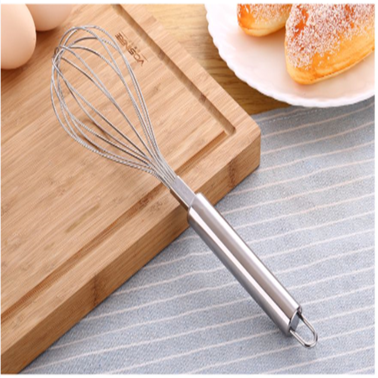 เครื่องตีไข่ขนาดเล็กสีเงิน