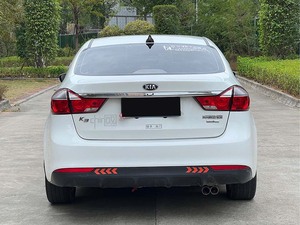 2016 pour Kia K3 1.6L automatique GL 4 portes berline 5 places avec sièges en tissu foncé FWD R16 taille de pneu <span class=keywords><strong>voiture</strong></span> d'occasion à essence d'occasion - Product Image 5