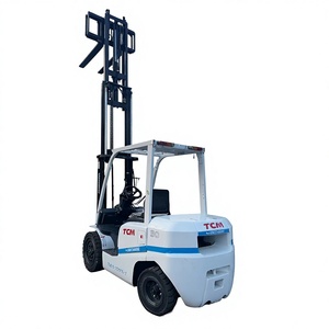 Montacargas TCM FD30 de 3 Toneladas, GLP, Mástil de Tres Etapas, Neumáticos Neumáticos, Operación Sentado, Nuevo para Planta de Fabricación - Product Image 1
