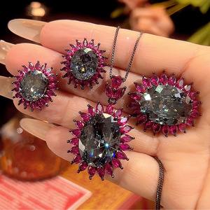 Juego de Joyería de 3 Piezas con Anillo Ovalado de Circonia Cúbica Grande de Color Negro de 15*20mm y Cobre Vintage, Diseño Floral para Mujer - Product Image 1