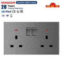 Enchufe de Pared OEM de Fábrica 13A con Interruptor e Indicador de Neón Rojo, Panel Plano Gris Mate Electrochapado, Doble Toma de Corriente de 3 Pines