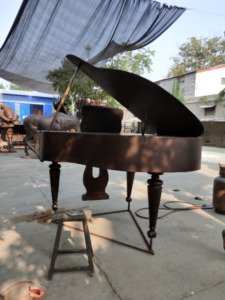Statue de <span class=keywords><strong>Pianiste</strong></span> Élégante en Bronze Grandeur Nature pour Décoration de Parc Extérieur, Statue Personnalisée de Célébrité, Statue de Figurine, Moulage de <span class=keywords><strong>Piano</strong></span> en Laiton - Product Image 4
