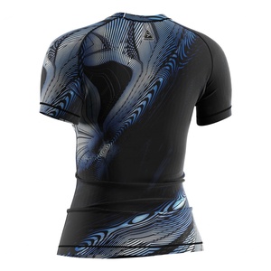 Camiseta Deportiva para Mujer, Elástica en 4 Direcciones, Diseñada para el Rendimiento, que Combina Características Protectoras con un Diseño Elegante para Atletas de Artes Marciales - Product Image 3