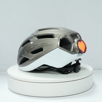 Casque de moto intelligent avec éclairage LED, écran LED RGB personnalisable via application téléphonique, affichage LED sur le casque