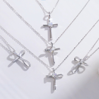 Pendentif croix en moissanite VVS1 certifiée GRA, collier en argent sterling 925 avec breloque Jésus pour femme, cadeaux d'anniversaire et de Noël