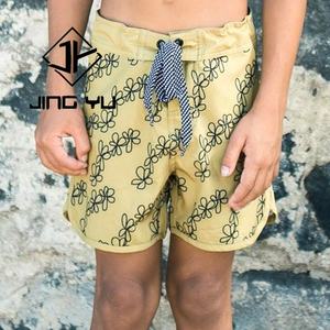 Fabricante de Trajes de Baño Infantiles de Alta Calidad con Estampado Bohemio, Shorts de Playa para Niños de Poliéster OEM - Product Image 5