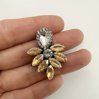 Nouvelles appliques en fer 3D faites à la main avec des fleurs en paillettes, motif abeille, pour la décoration des vêtements