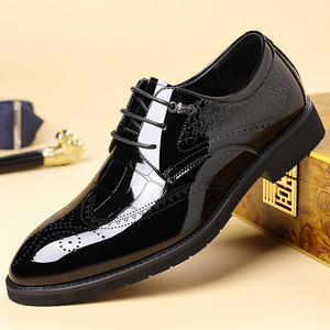 Zapatos de Vestir de Cuero Patentado para Hombre, Negros, con Punta en Pico, con Cordones, Formales, para Oficina, Estilo para las Cuatro Estaciones - Product Image 1