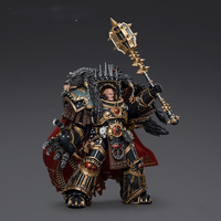 Le Fils de Dark Source Horus, le commandant de guerre Horus Izekal peut utiliser son prototype génétique pour devenir un homme
