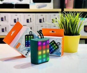 Giá bán buôn xách tay màu sắc LED ánh sáng bluetooth Loa di động điện thoại di động không dây mini Loa siêu trầm LED <span class=keywords><strong>Stereo</strong></span> Loa - Product Image 2