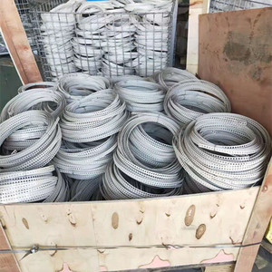 Banda de <span class=keywords><strong>Acero</strong></span> Galvanizado <span class=keywords><strong>Perforado</strong></span> para Refuerzo, Venta al por Mayor de Fleje de <span class=keywords><strong>Acero</strong></span> para Construcción de Madera y Soporte de Techos - Product Image 1