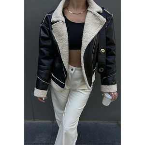 Chaqueta de Cuero de Oveja Negra Otoñal con Detalle de Piel con Flecos, Forro de Satén con Spandex, Logotipo Personalizado, Talla de Mujer - Product Image 5