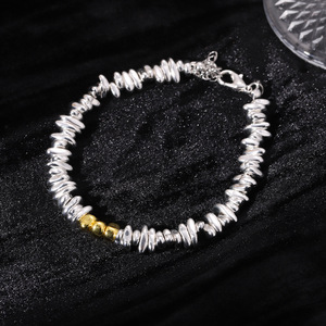 สร้อยข้อมือสไตล์เรโทรสีดำ ของขวัญสำหรับแฟนหนุ่ม สไตล์เท่ๆ - Product Image 2