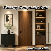 Porte extérieure composite bois-aluminium anti-corrosion avec remplissage en bois massif et protection solaire pour maison en bord de lac