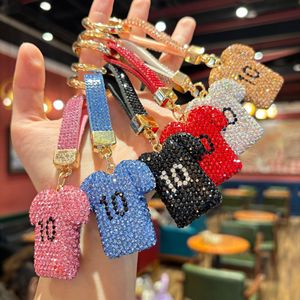 Llavero con forma de camiseta, diseño de número <span class=keywords><strong>10</strong></span> con diamantes de imitación de alto brillo, pulsera creativa y cómoda, llavero metálico. - Product Image 1