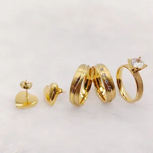 El minorista en línea más grande Pendientes Propuesta nupcial Conjuntos de anillos de compromiso de boda Parejas Anillo de joyería chapado en oro de 24K