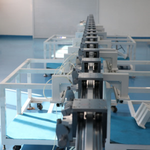 Geavanceerde automatische precisie verticale monorail assemblagelijn voor mobiele telefoons met booggeleide railtransportband - Product Image 3