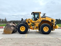 Chargeuse sur pneus compacte L150H de 2 tonnes et 2,5 tonnes, la plus vendue au Pérou, avec godet en option