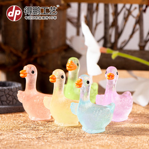Figurita de pato de resina, juguete decorativo en miniatura para escritorio y coche, accesorio artesanal colorido - Product Image 3