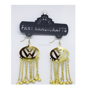 Pendientes minimalistas japoneses de metal al por mayor de fábrica, pendientes de alta calidad, producto de última tendencia, pendientes chapados en oro. - Product Image 1