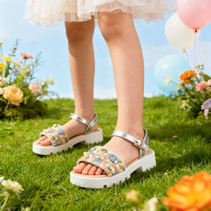 Новые модные летние сандалии для девочек <span class=keywords><strong>2026</strong></span> года: милые, с ремешком на щиколотке, регулируемой пряжкой, мягкой подошвой и нескользящим покрытием для пляжа - Product Image 6