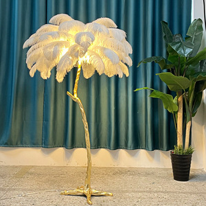 โคมไฟตั้งพื้น LED สไตล์โมเดิร์นหรูหราแบบอเมริกัน ดีไซน์ขนนกกระจอกเทศ โครงสแตนเลส สไตล์โพสต์โมเดิร์น ขั้วหลอด E26 E27 ขนาดเล็ก - Product Image 3