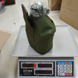 Bouteille en plastique DFB30 1L avec gobelets en aluminium et bouteille en tissu et trous de drainage au fond, personnalisable - Product Image 5