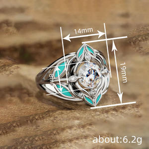 Anello Cocktail Floreale T0890 in Argento 925 con Diamante Rotondo e Montatura a Griffe, Gioiello Raffinato da Donna per Fidanzamento - Product Image 4