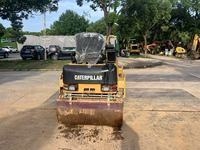 Offre Spéciale : Compacteur Vibratoire CAT CB24B d'Occasion, Rouleau à Double Tambour, Moteur Diesel 33 CV, Pompe à Huile, 2000-3000 Heures, Meilleur Prix