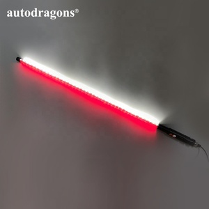 AUTODRAGONS Antenne flexible bicolore blanc et rouge 0,9 m 1,2 m 1,5 m 1,8 m, lumière LED pour véhicules tout-terrain 4x4, pick-up - Product Image 1