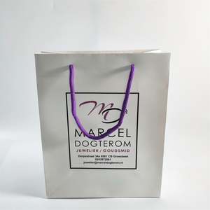 Sac en papier blanc personnalisé KM pour le commerce de détail, pour les boutiques de vêtements, les parfums, les pharmacies, les faux cils, design 'Merci' - Product Image 3