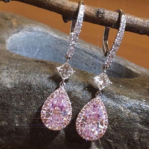 Orecchini Pendenti a Goccia Rosa a Forma di Pera per Donne, Eleganti Accessori per Orecchie da Indossare Quotidianamente - Product Image 1