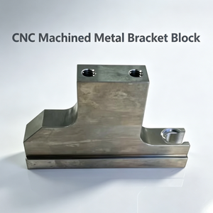 บล็อกยึดโลหะรูปตัว L สำหรับติดตั้งอุปกรณ์ CNC แบบกัดขึ้นรูป พร้อมรูเกลียว บล็อกอัลลอยด์ ชิ้นส่วนอุปกรณ์ยึดแบบกำหนดเอง - Product Image 1
